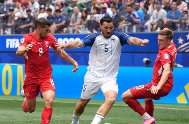 Suiza supera a Bosnia y Herzegovina 1-0 con gol de Manzambi