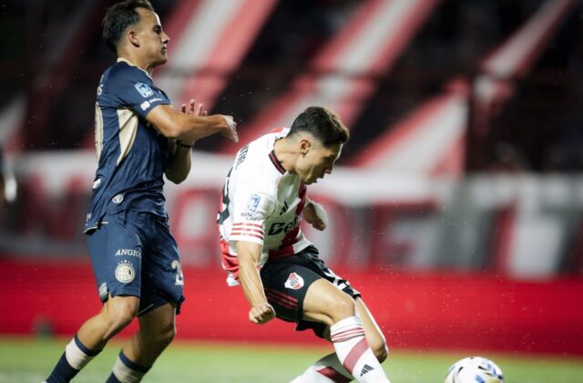 River Plate enfrenta a Argentinos Juniors en búsqueda de su primer triunfo